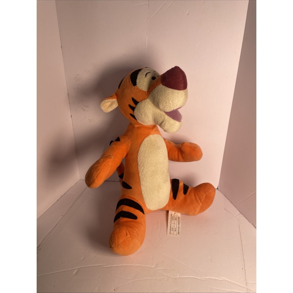 Disney Store Classics Tigger of  Winnie the Pooh‎ 12in. Plush Stuffed Toy Animal